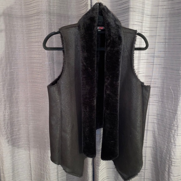 JUSTFAB Reversible Faux Fur Vest - Picture 4 of 8